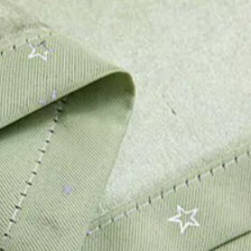 Tenda oscurante verde con stelle