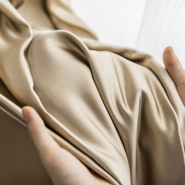 Tenda oscurante elegante effetto seta