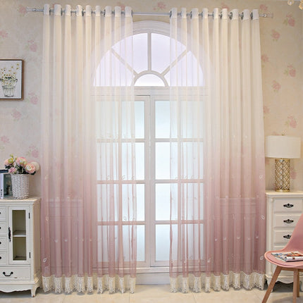 Tenda velata elegante con frange decorative