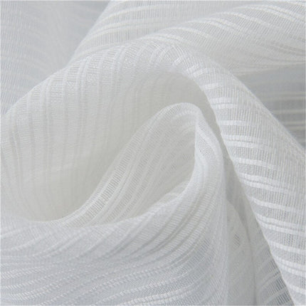 Tenda velata bianca dal tessuto testurizzato