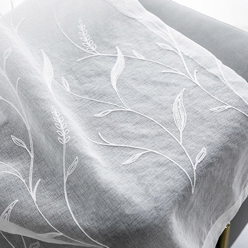 Tenda voile effetto lino rami ricamati