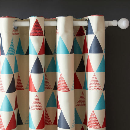 Tenda Oscurante Geometrica con Triangoli Rossi