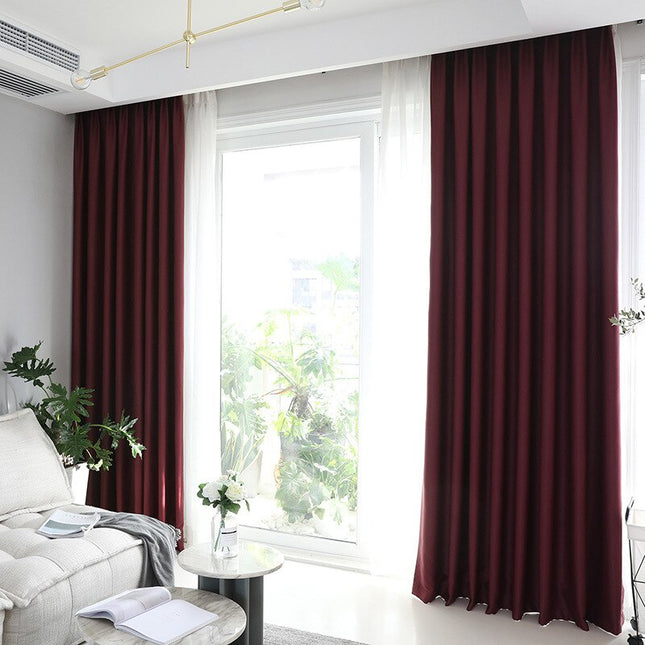 Tenda oscurante elegante color bordeaux