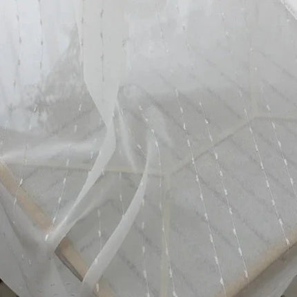 Tenda velata con motivo a pois