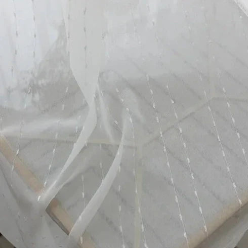 Tenda velata con motivo a pois