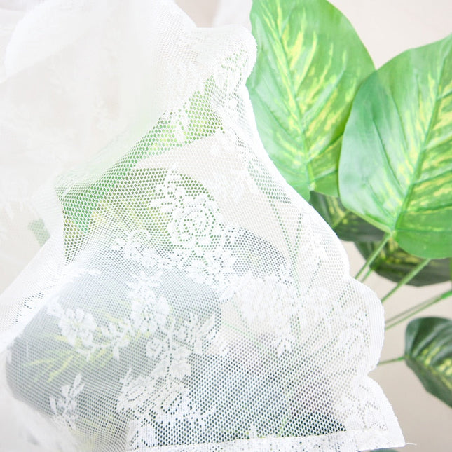 Tenda velata in pizzo floreale shabby