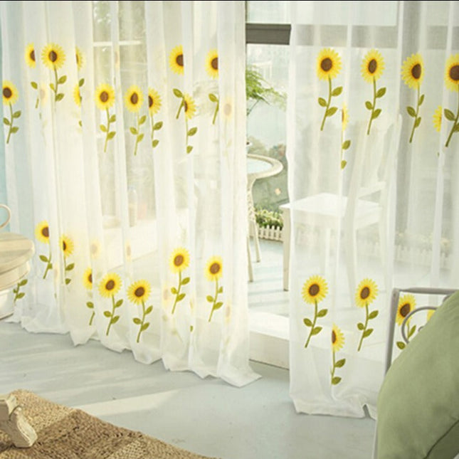 Tenda velata ricamata con girasoli