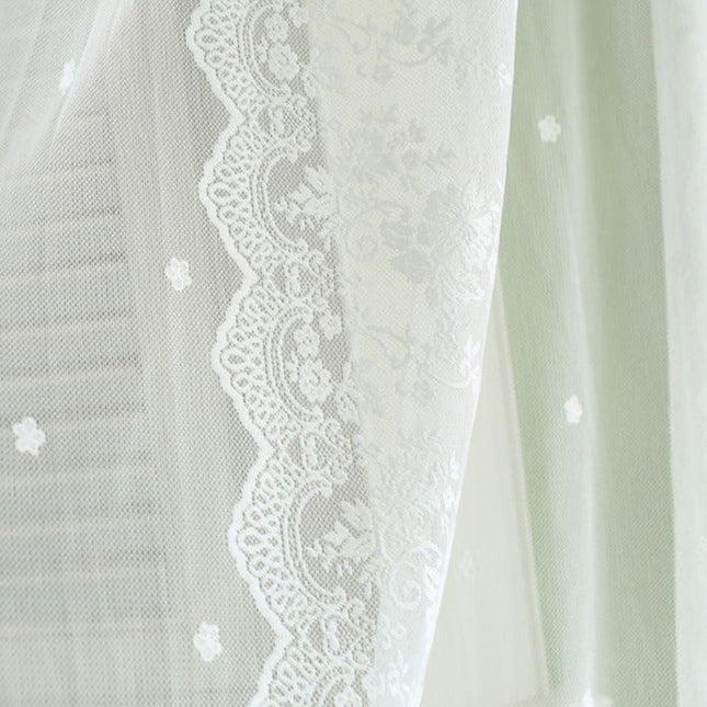 Tenda velata con ricamo pizzo