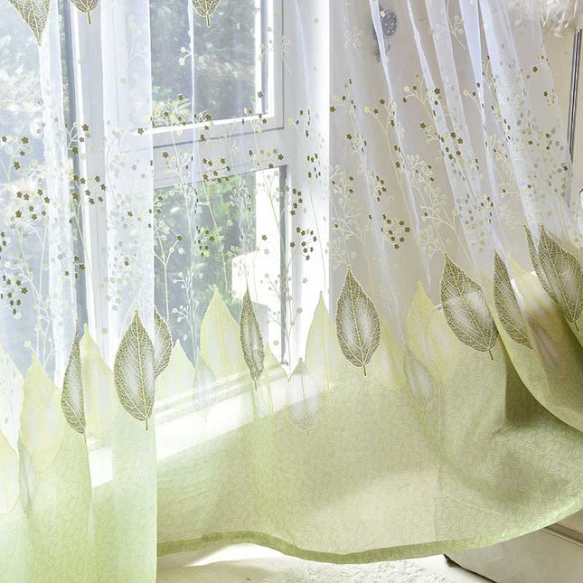 Tenda velata con foglie verdi ricamate
