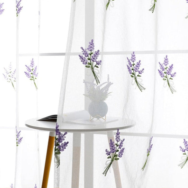 Tenda velata con ricamo lavanda