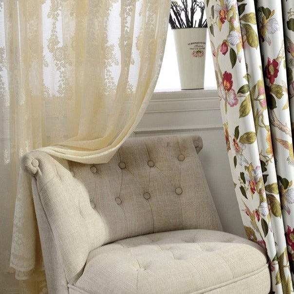 Tenda velata elegante con motivo damascato