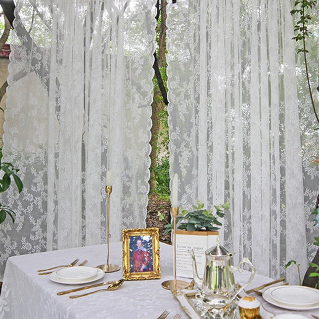 Tenda velata in pizzo floreale shabby