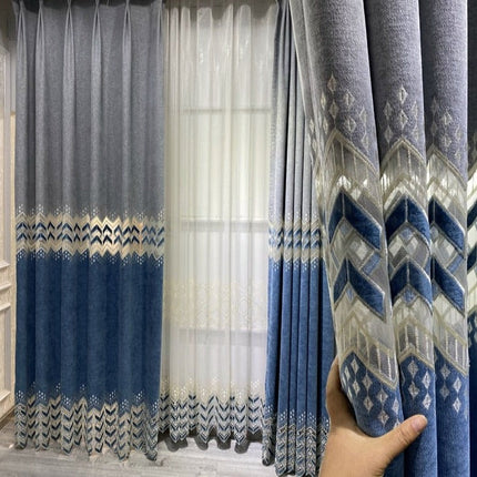 Tenda velata con bordo geometrico ricamato