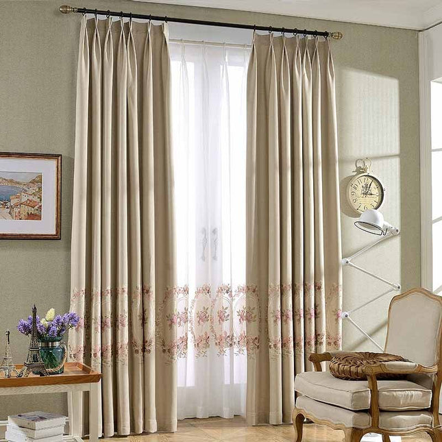 Tenda velata ricamata stile vintage