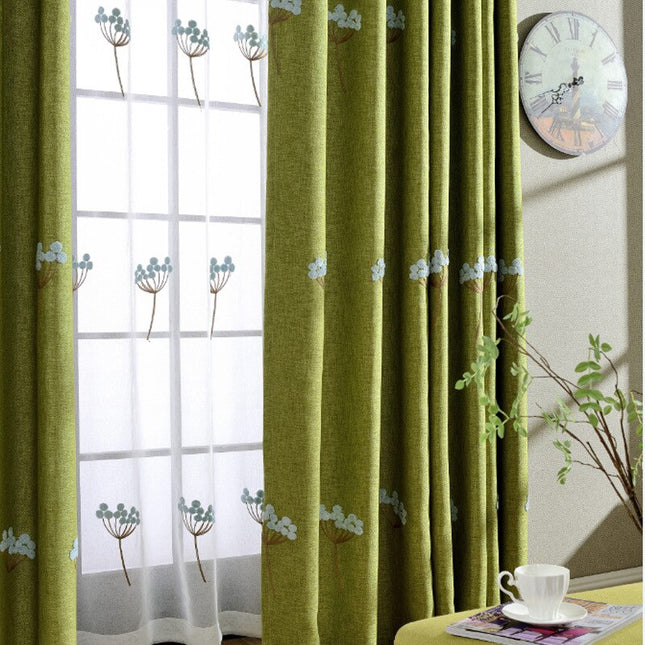 Tenda oscurante verde anice ricamata