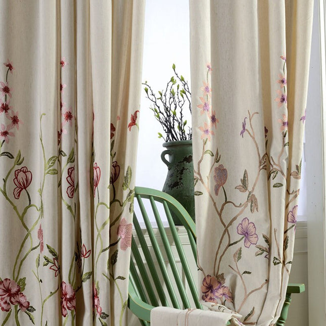 Tenda Stile Rustico con Fiori Ricamati