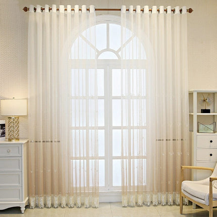 Tenda velata elegante con frange decorative
