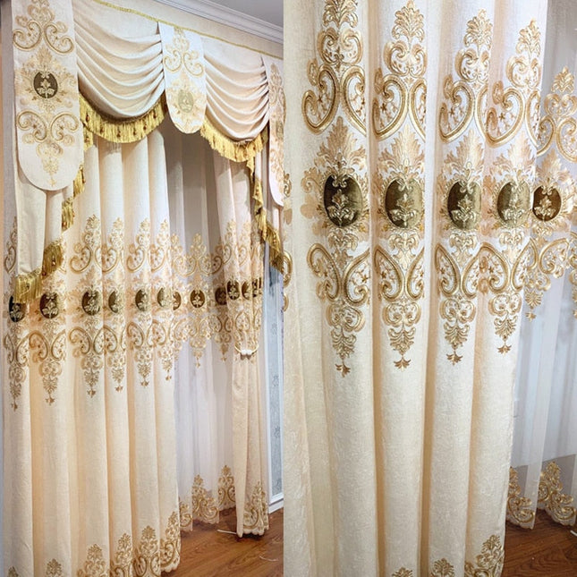 Tenda lussuosa stile impero con mantovana