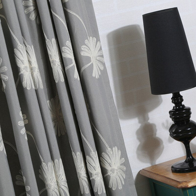 Tenda elegante ricamata motivo floreale