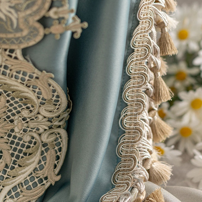 Tenda oscurante elegante con nappe