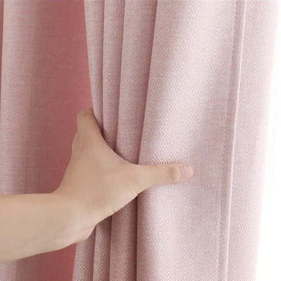 Tenda elegante rosa con trama geometrica