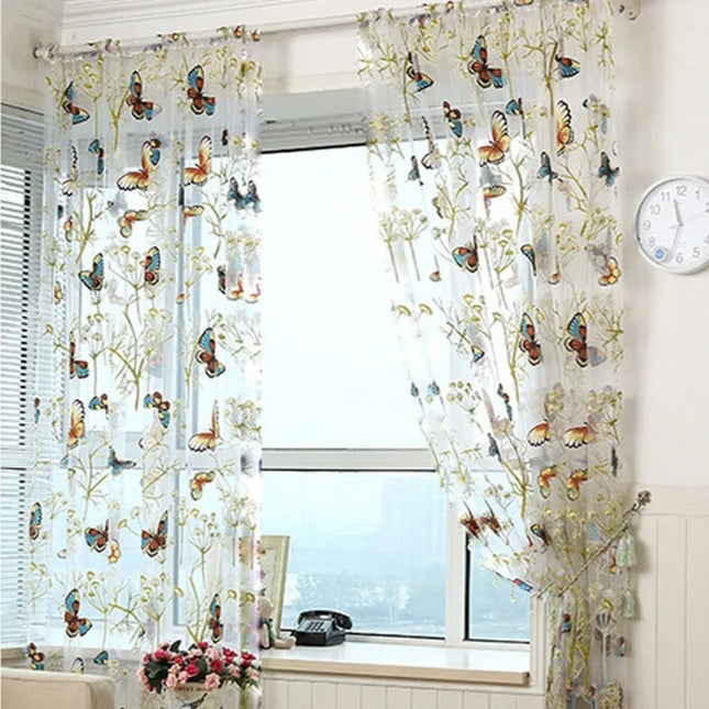 Tenda velata con farfalle colorate ricamate