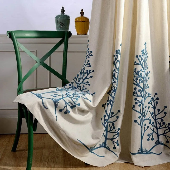 Tenda Oscurante Ricamata con Motivo Rami