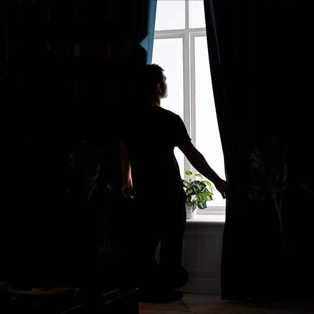 Tenda oscurante elegante color bordeaux