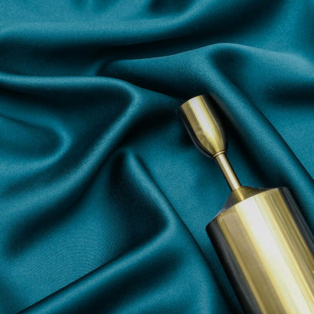 Tenda Oscurante Blu con Fiori Ricamati