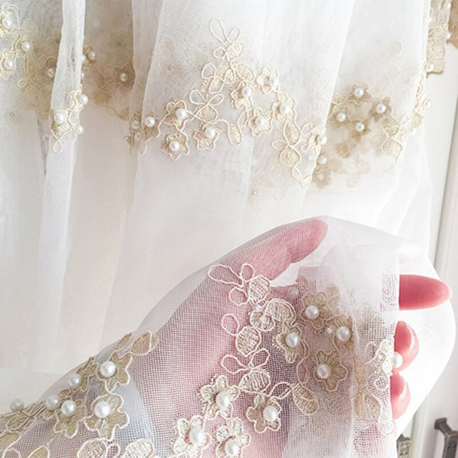 Tenda velata ricamata stile principessa